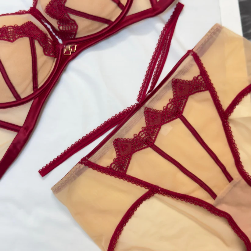 ZIG ZAG LACY STYLISH DOUBLE PADDED BRA SET - Image 4