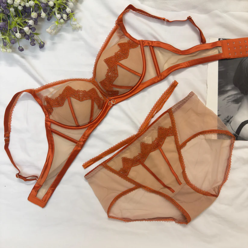 ZIG ZAG LACY STYLISH DOUBLE PADDED BRA SET